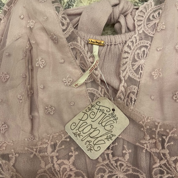 Free People Pillow Talk Lace Ruffle Flowy Lilac Rose Tank Blouse Large NWT - Picture 8 of 10